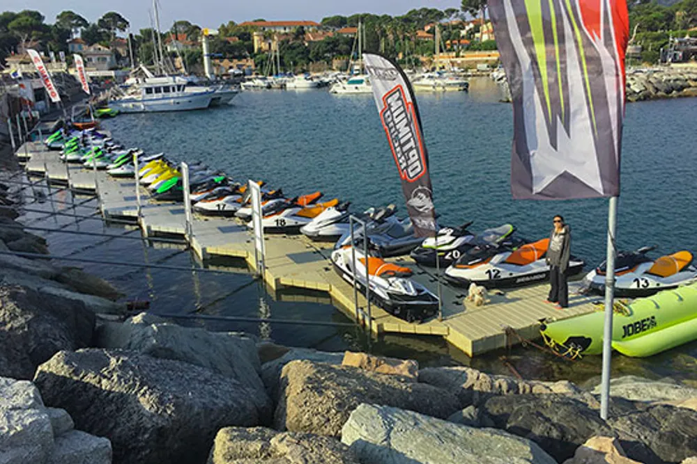 Pontons de la base nautique au Port de Saint-Aygulf
